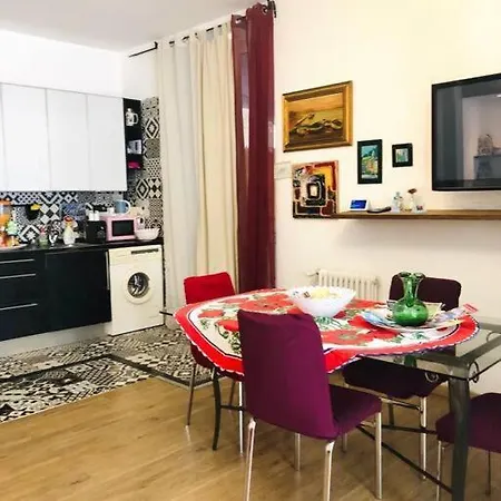 Cortile Interno Spazioso Apartment Genoa